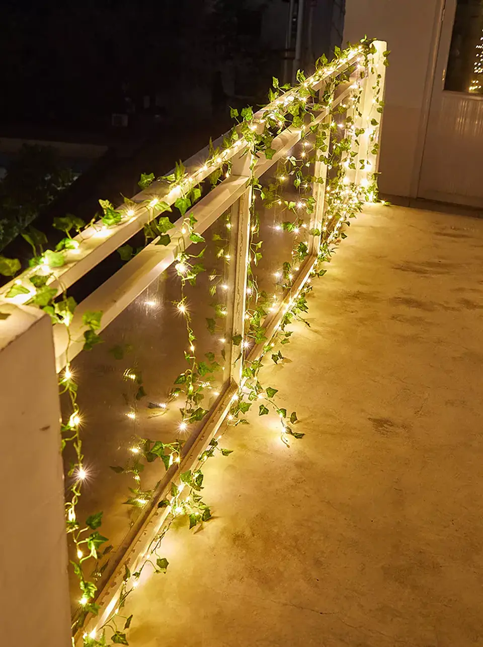 GUIRNALDA CORTINA HOJAS LED SOLAR 2x1M 3