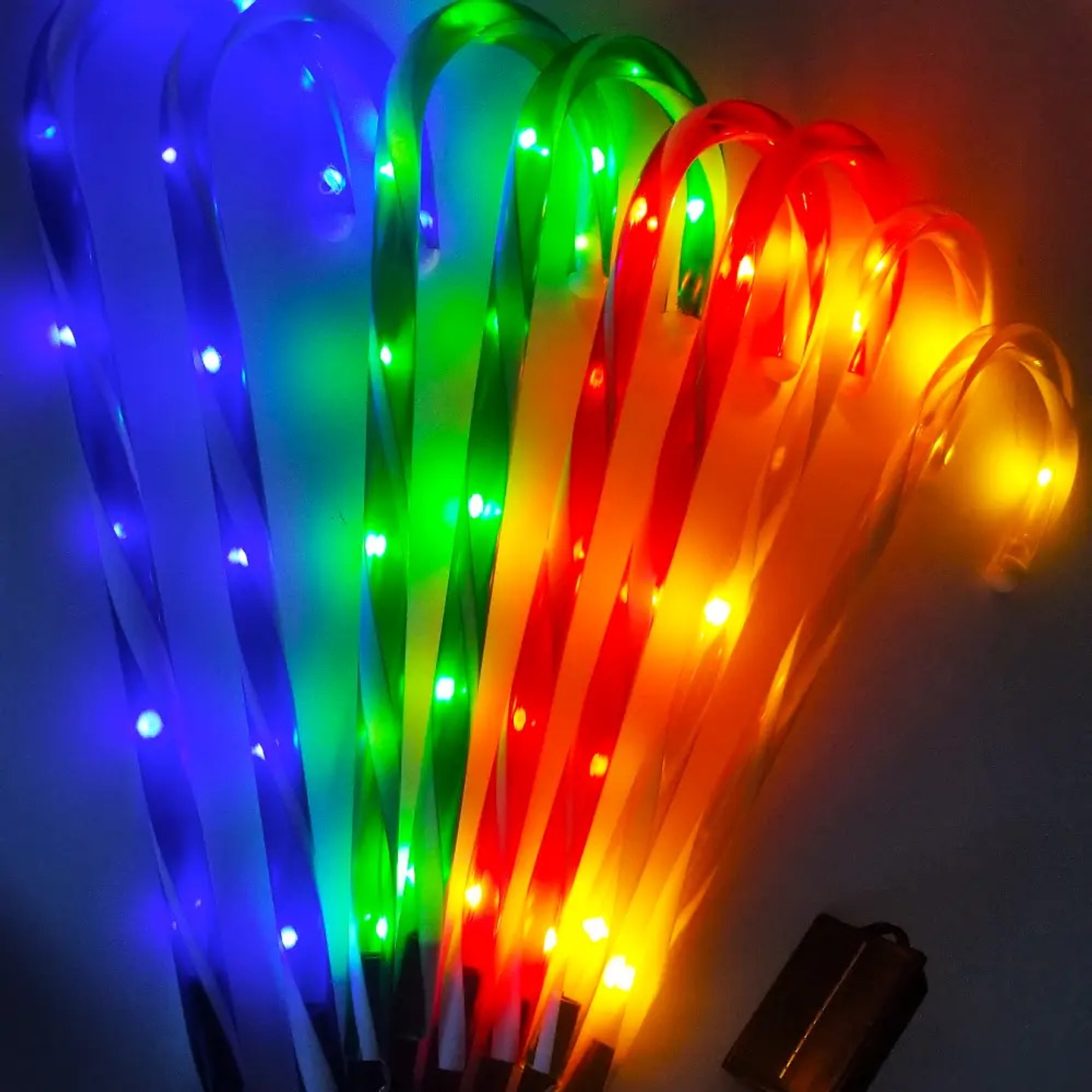 BASTÓN DECORATIVO CON ENCHUFE DE COLORES 76.5CM 6PZS 2