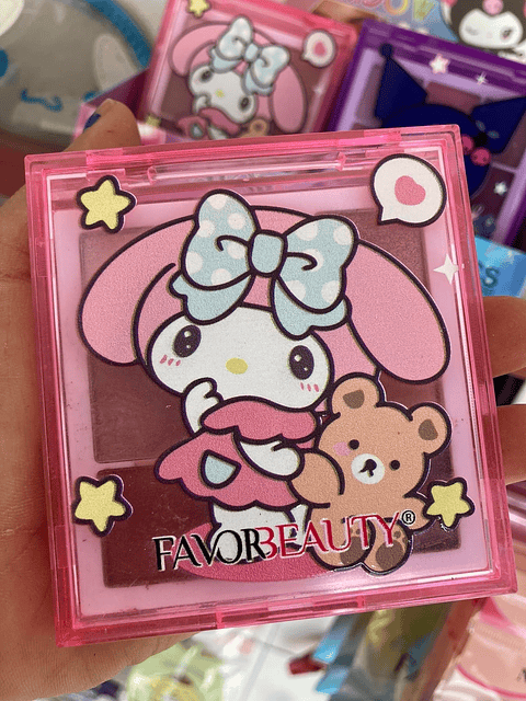 SET DE SOMBRAS SANRIO 9 COLORES 