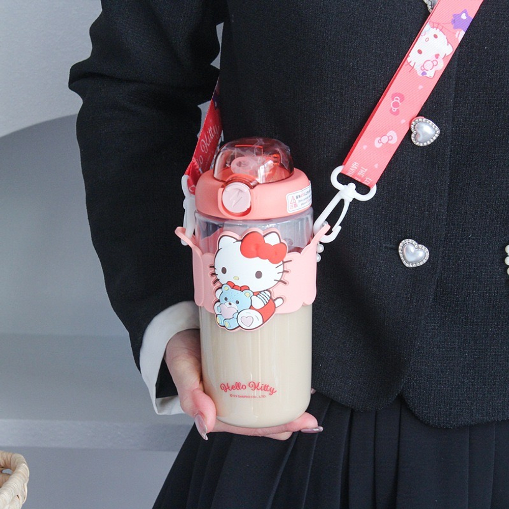 BOTELLAS SANRIO CON COLGANTE 600ML 