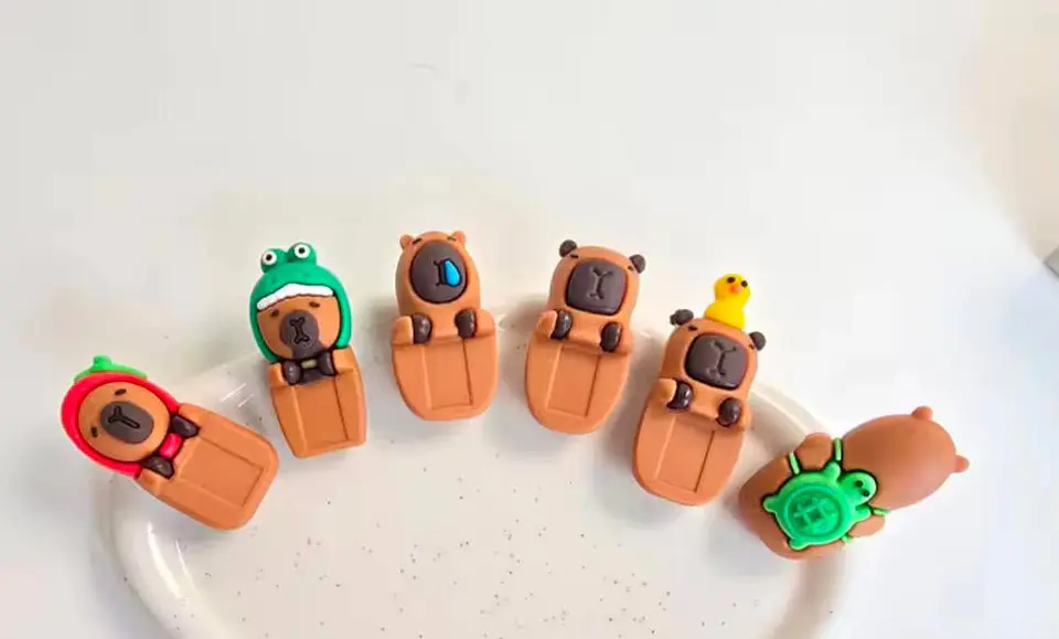 ADORNO SUNNY ANGEL HIPPERS CAPYBARA 3