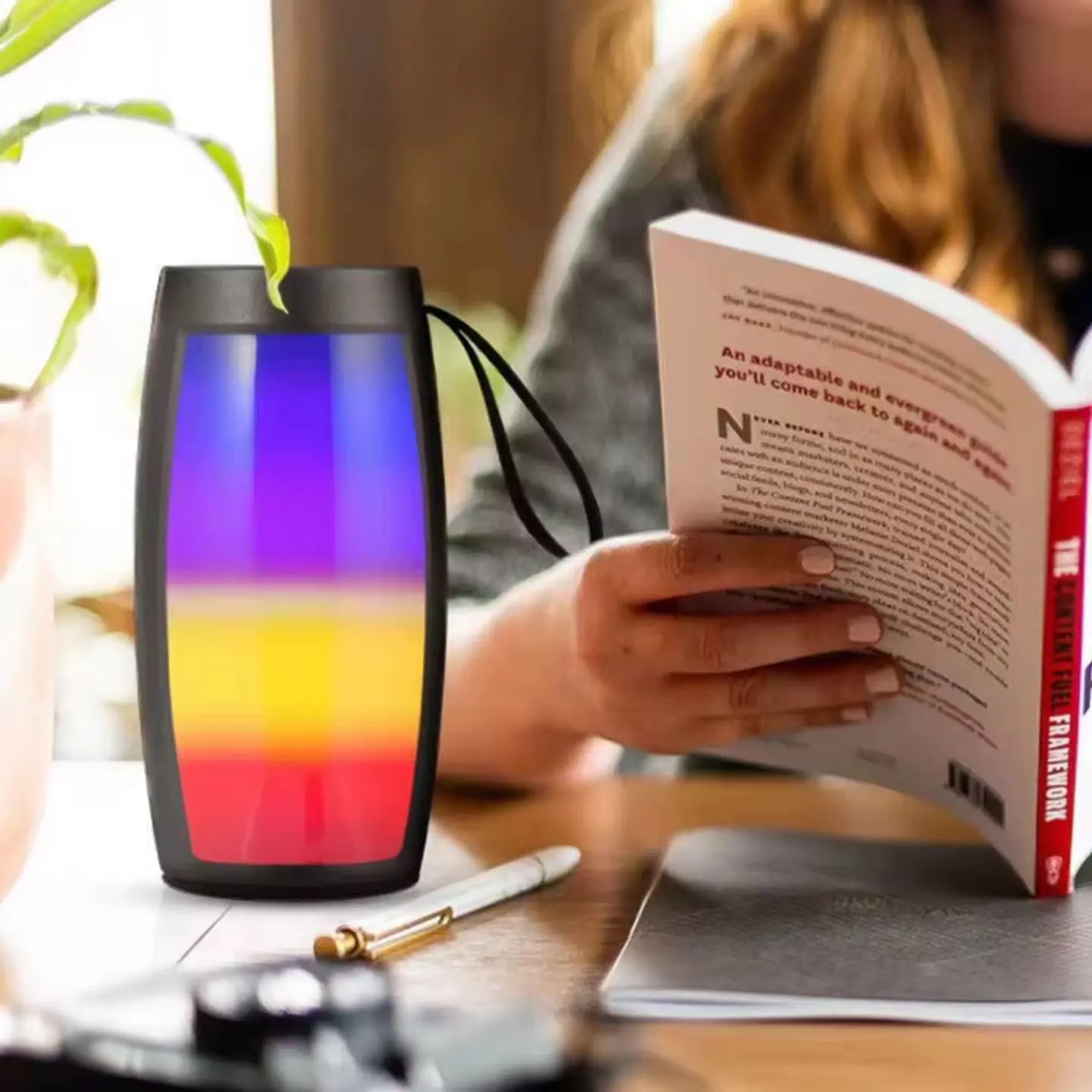 MINI PARLANTE LUZ MULTICOLOR RGB Y CON COLGANTE 3