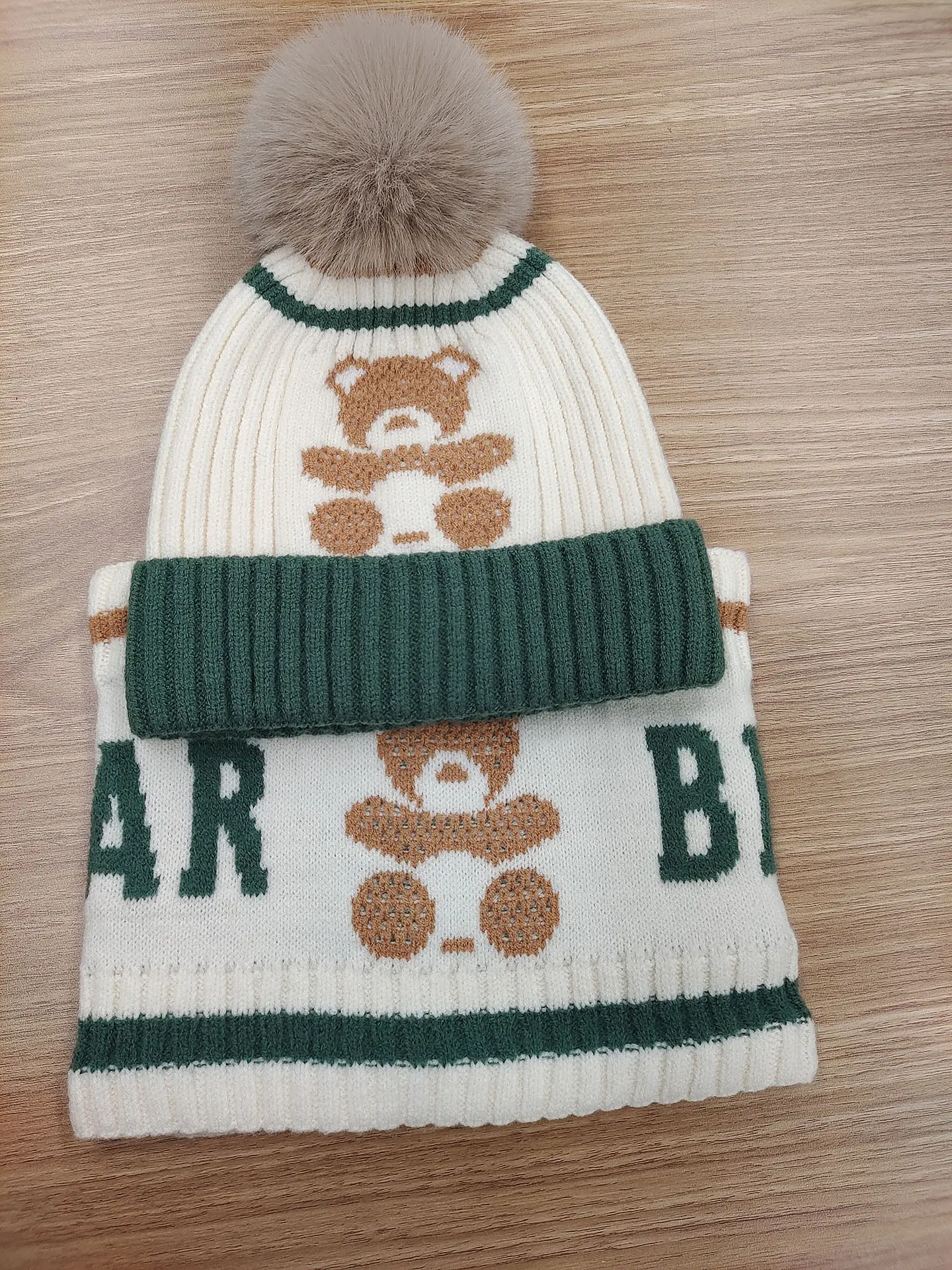 GORRO Y CUELLO CHIPORRO OSITO NIÑO  5