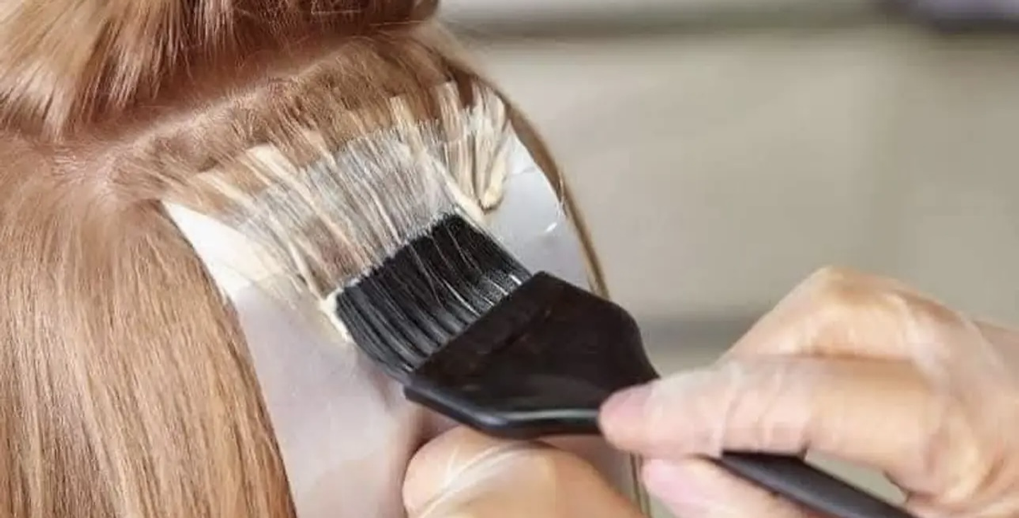 DOCENA SET DE TINTURA CABELLO PEINE+CEPILLO APLICADOR  3