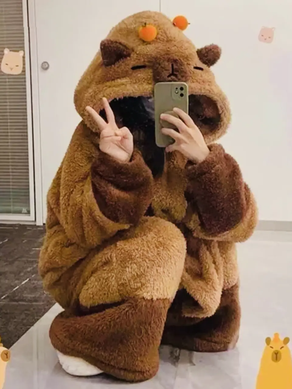 PIJAMA BATA CAPYBARA ADULTO 4