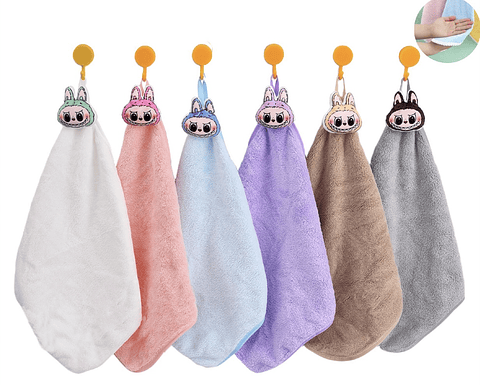 TOALLA DE MANOS LABUBU CON COLANTE