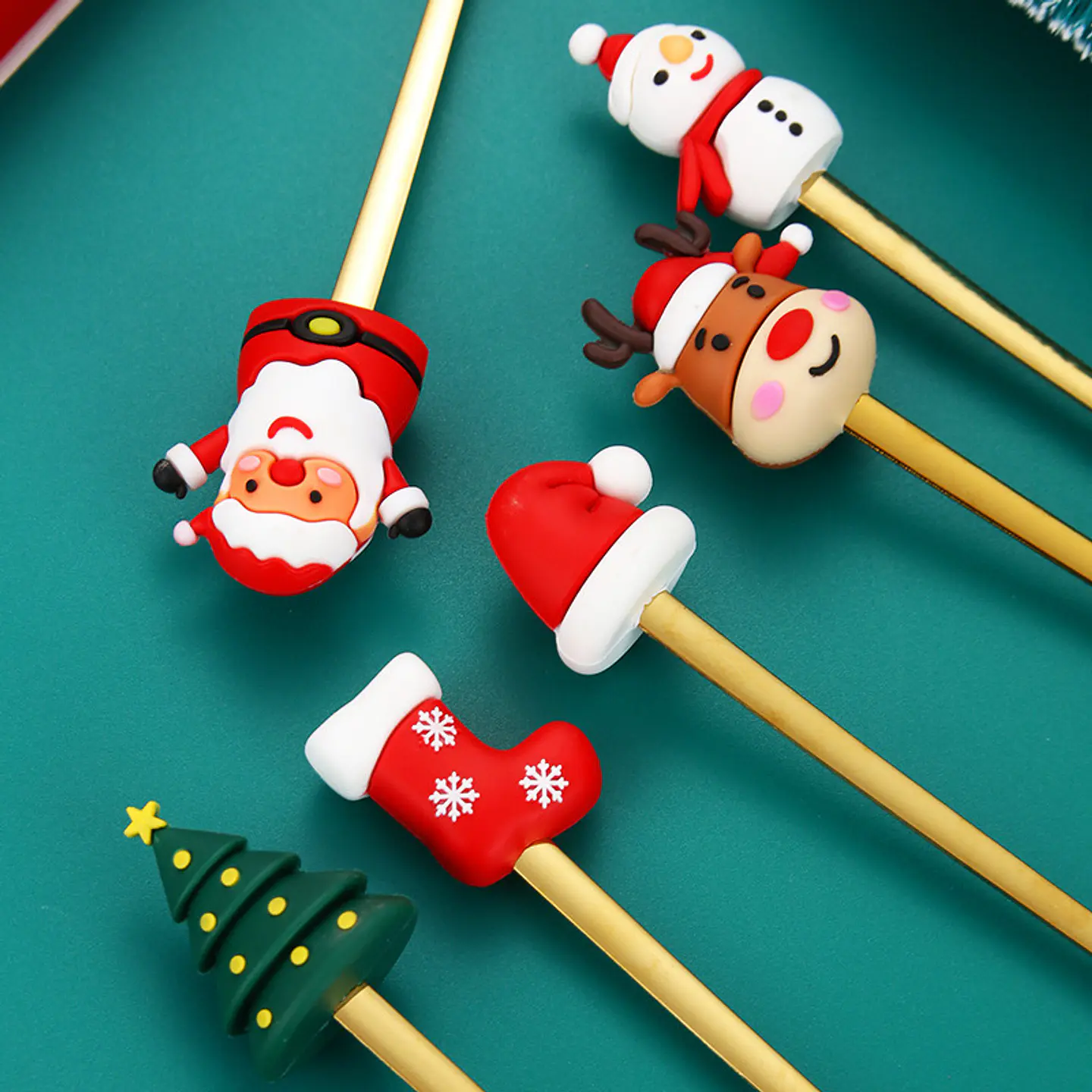 SET DE 6 CUBIERTOS DE ACERO DORADO NAVIDAD CON GOMA 8