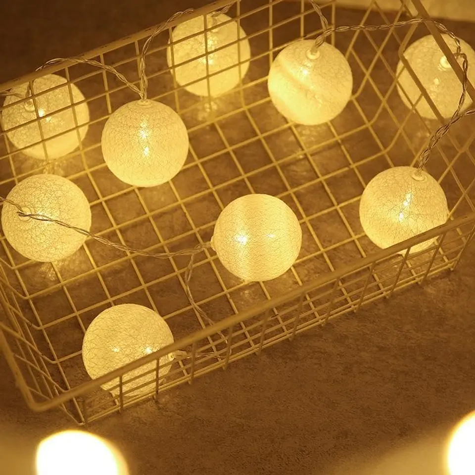 GUIRNALDA DECORATIVAS 10 PELOTAS A PILAS  1