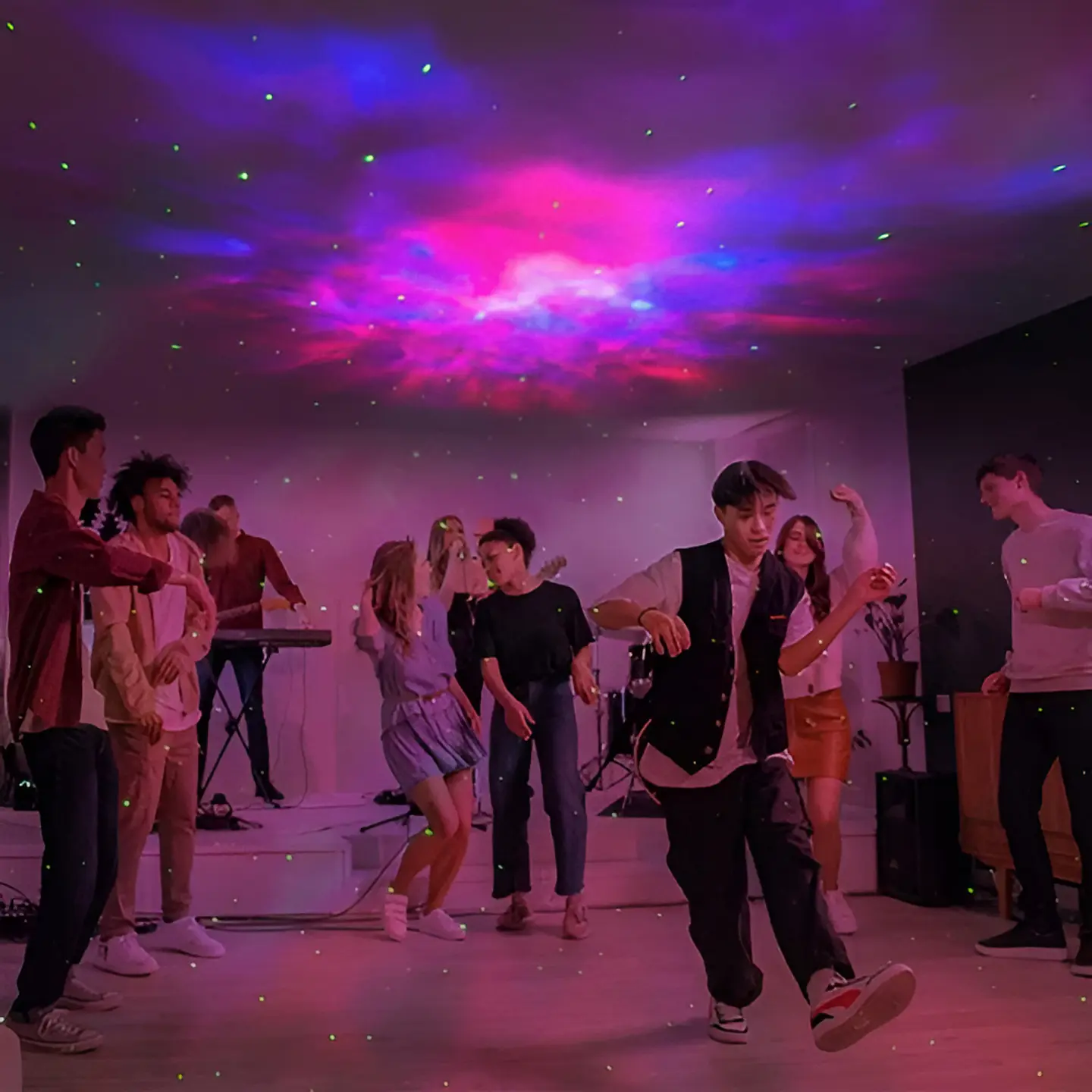 LAMPARA PROYECTOR DE GALAXIA ASTRONAUTA SENTADITO CON CONTROL 10