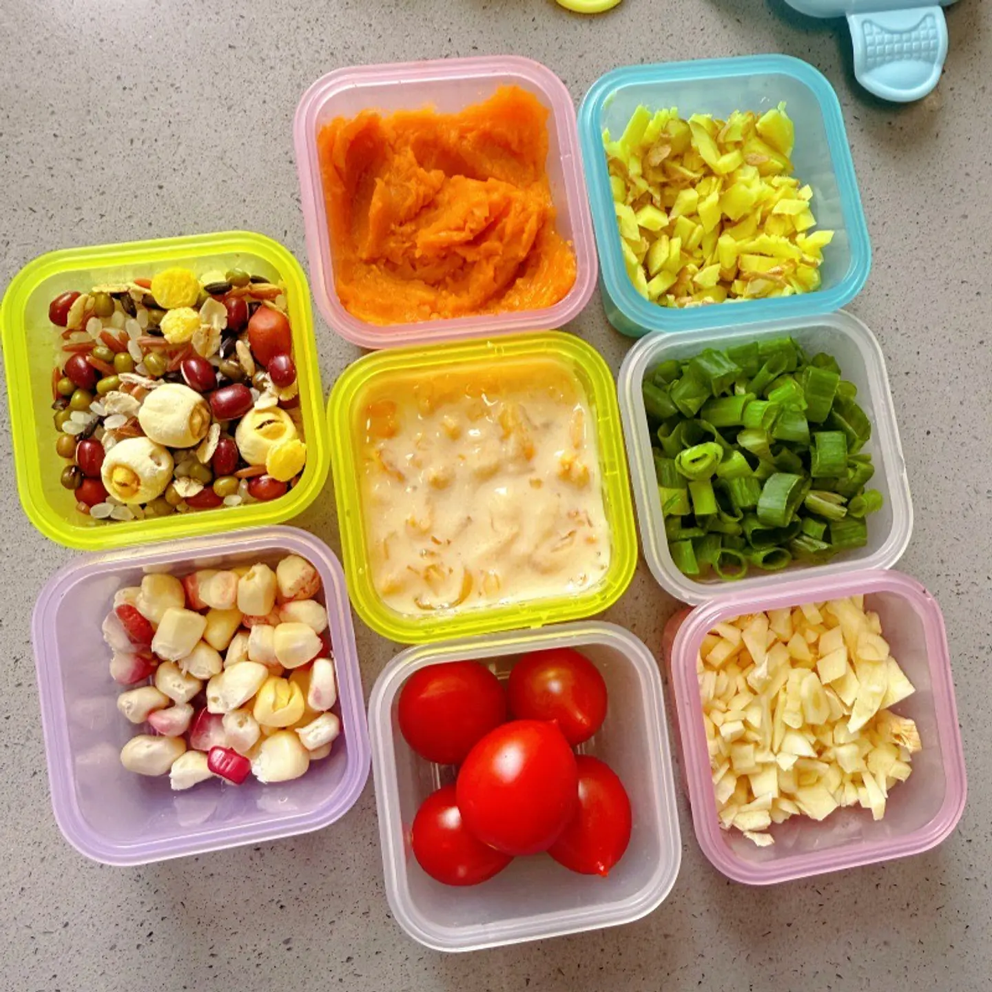 SET DE 4 MINI CONTENEDORES DE COLORES  18