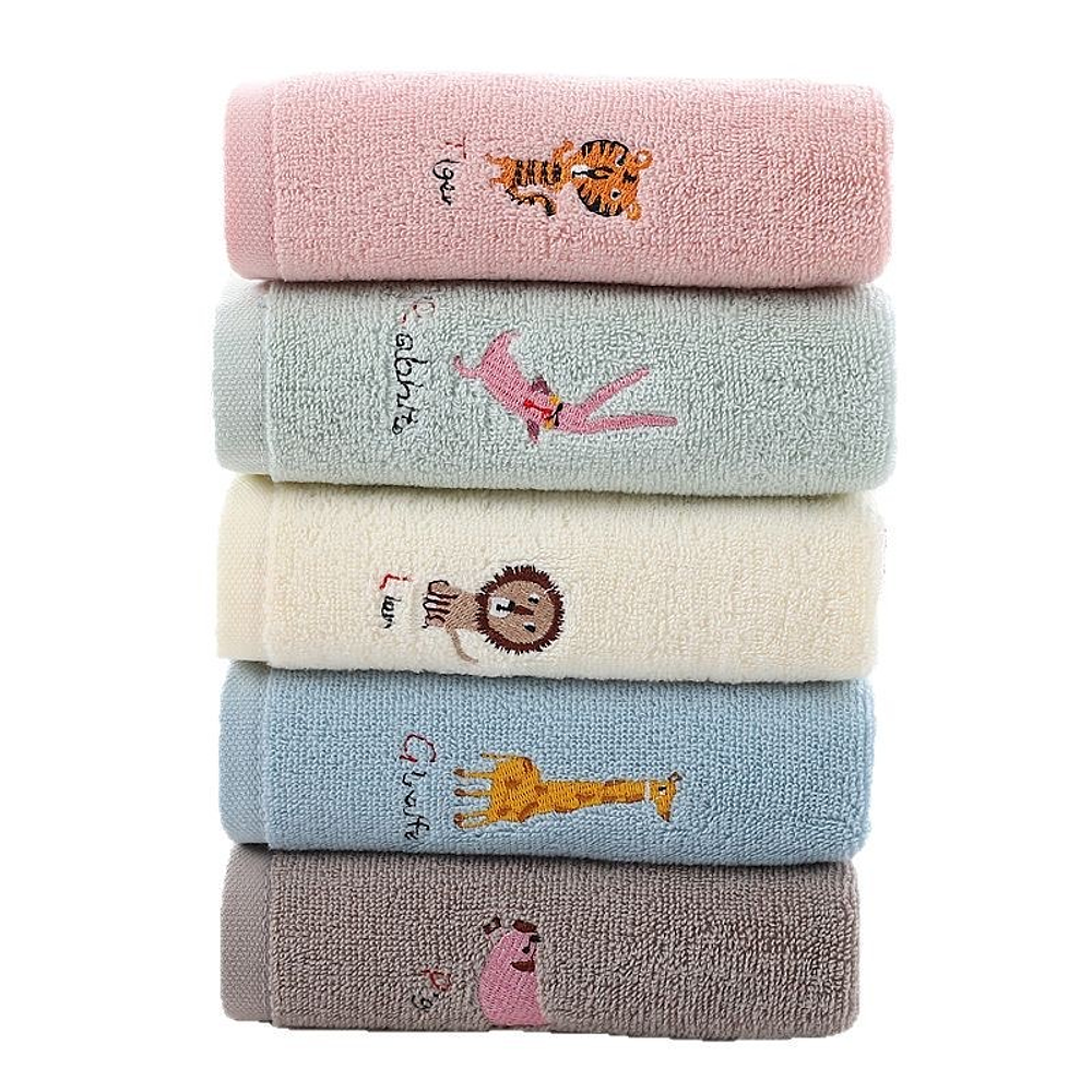 TOALLA DE ALGODON BORDADO GRUESO PÁRVULO 25x50CM