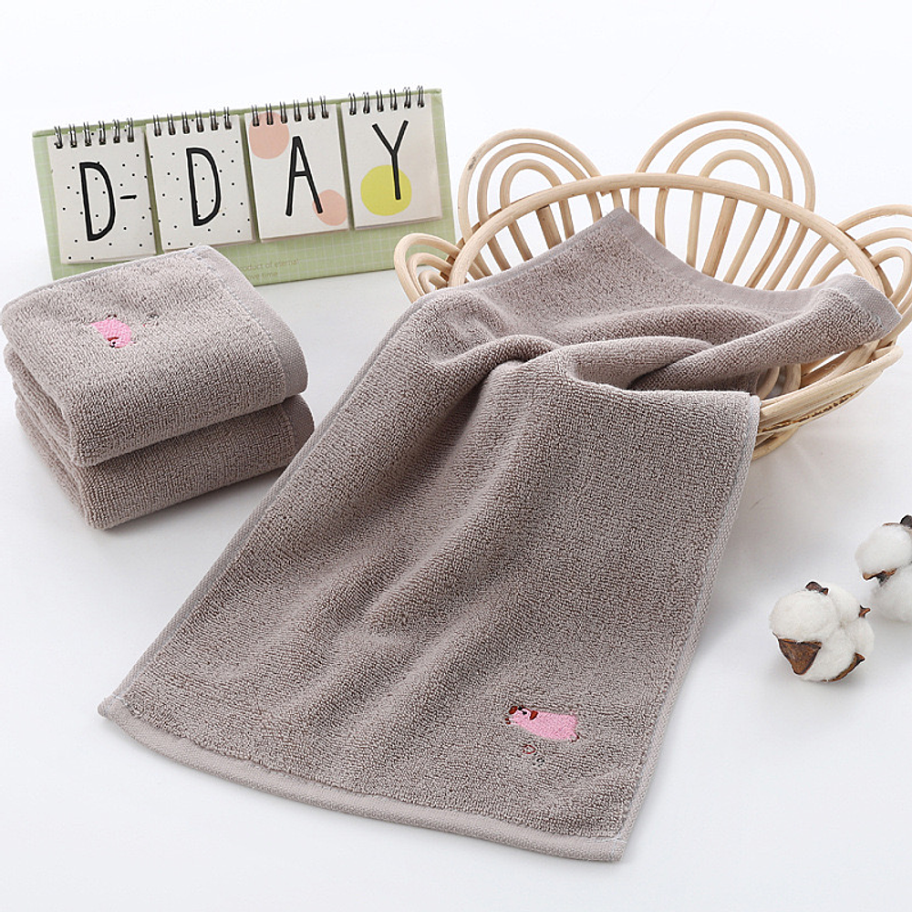 TOALLA DE ALGODON BORDADO GRUESO PÁRVULO 25x50CM