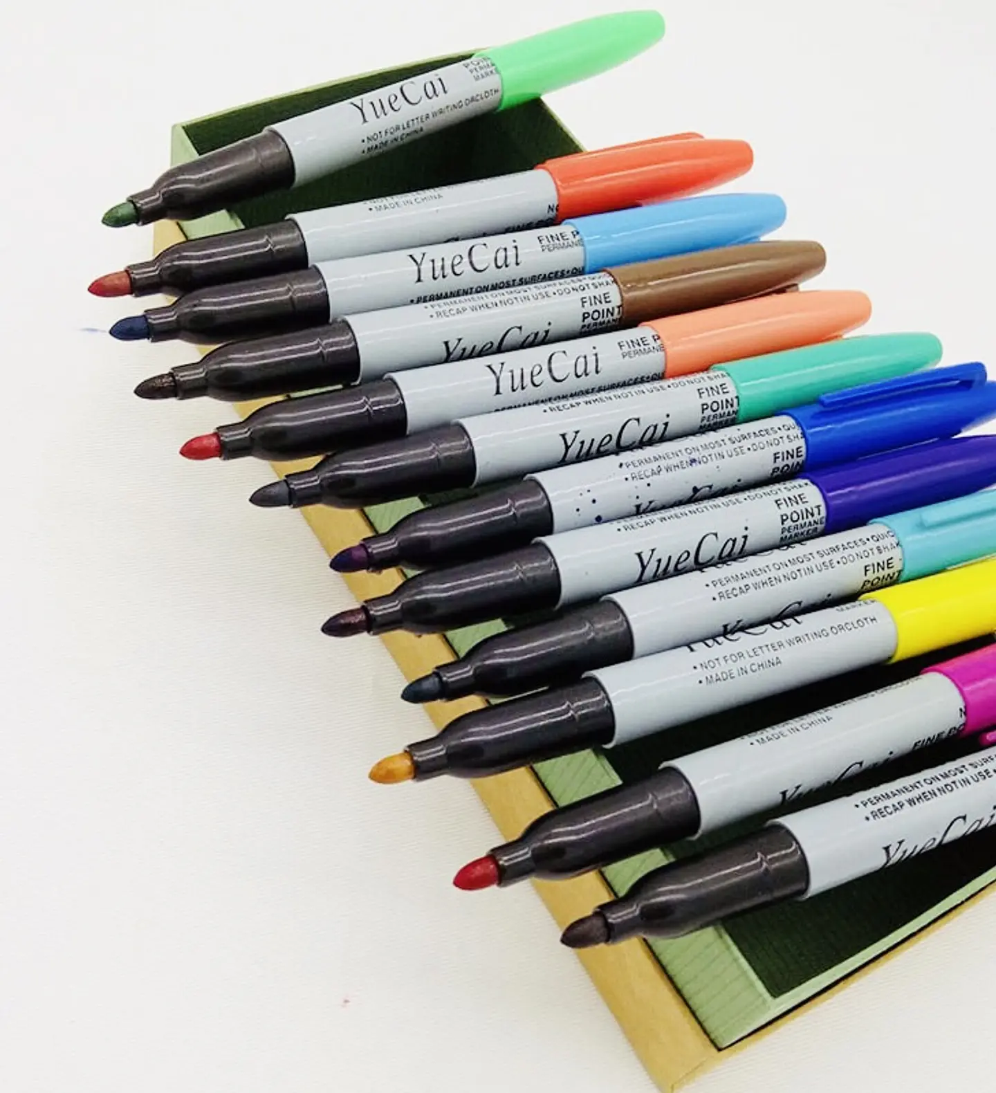 SET 12 MARCADORES PERMANENTES PUNTA GRUESA YUECAI COLORES 6