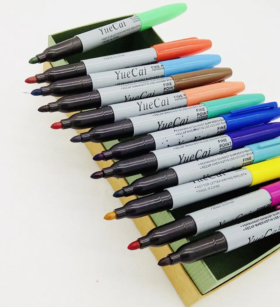SET 18 MARCADORES PERMANENTES PUNTA GRUESA YUECAI COLORES 4