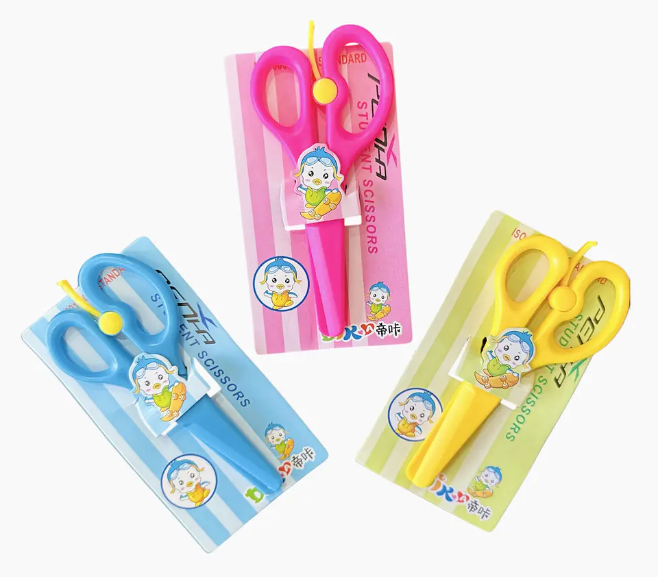 TIJERA PRE ESCOLAR PLASTICA CON SEGURO 6