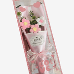 RAMO DE FLORES A CROCHET EN CAJITA