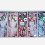 RAMO DE FLORES A CROCHET EN CAJITA