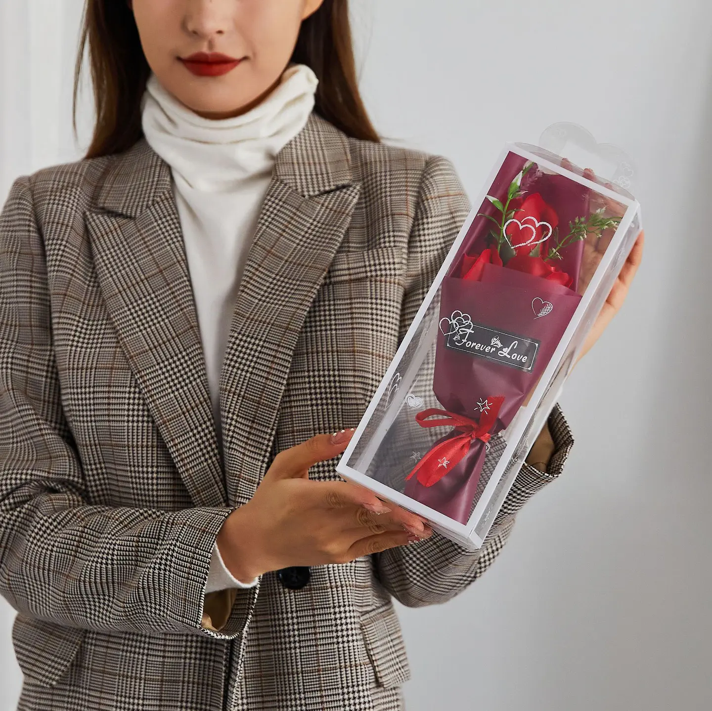 RAMO DE ROSAS ETERNAS EN CAJITA  4