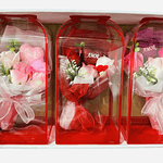 RAMO ROSAS CORAZON Y FLOR CROCHET EN CAJITA 
