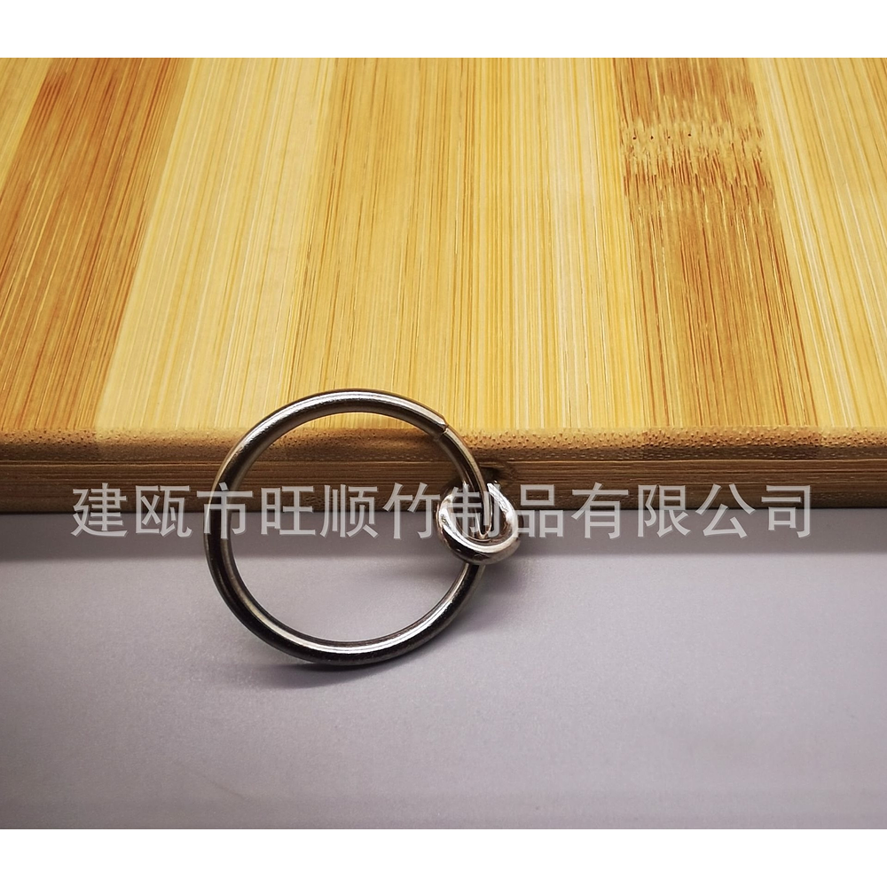 TABLA PICAR BAMBÚ GRUESO 20X30CM CON ARGOLLA PARA COLGAR