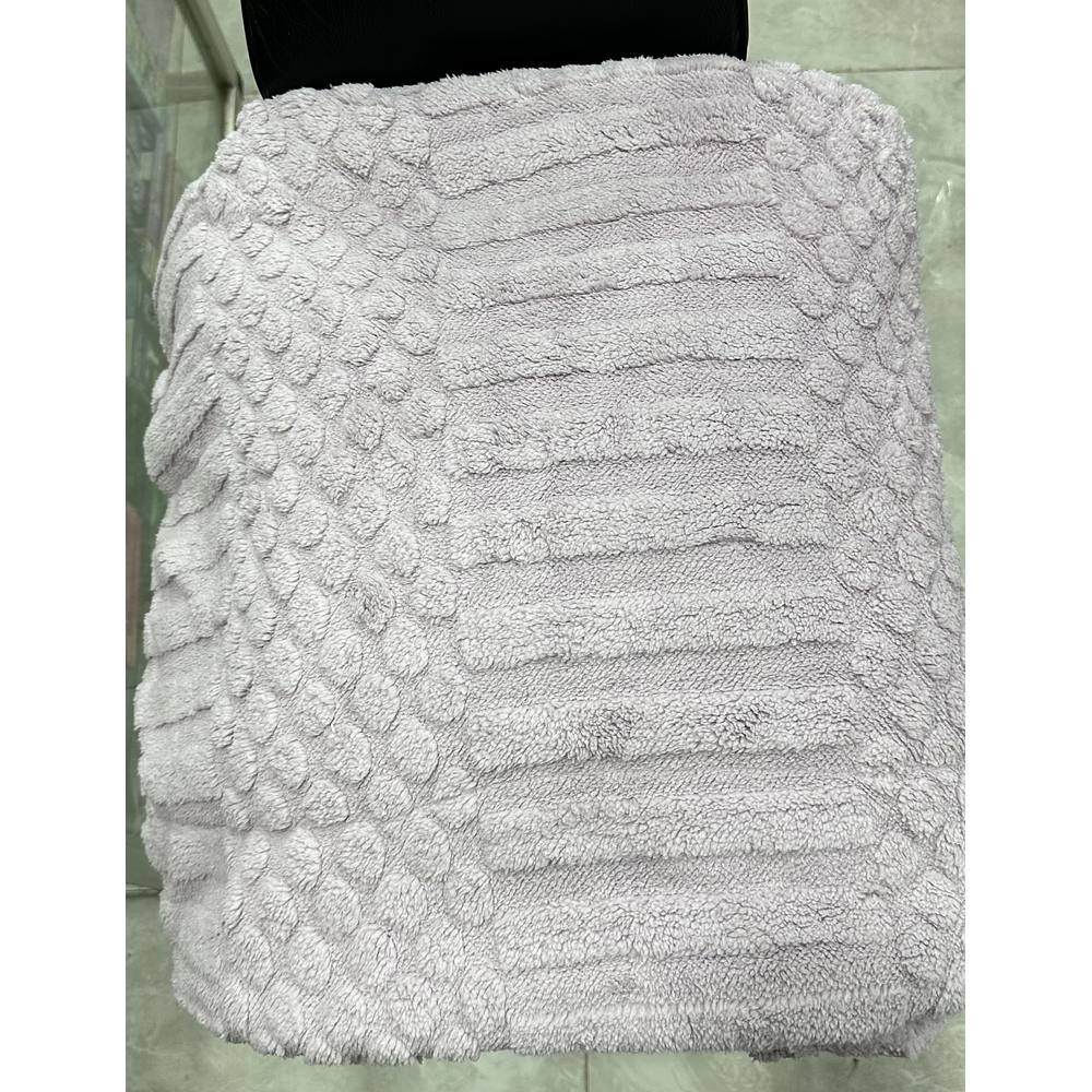 FRAZADA TEXTURIZADA PUNTOS CON CHIPORRO KING 2.5 PLAZAS