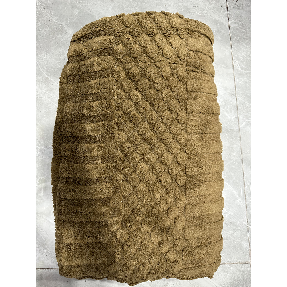 FRAZADA TEXTURIZADA PUNTOS CON CHIPORRO KING 2.5 PLAZAS