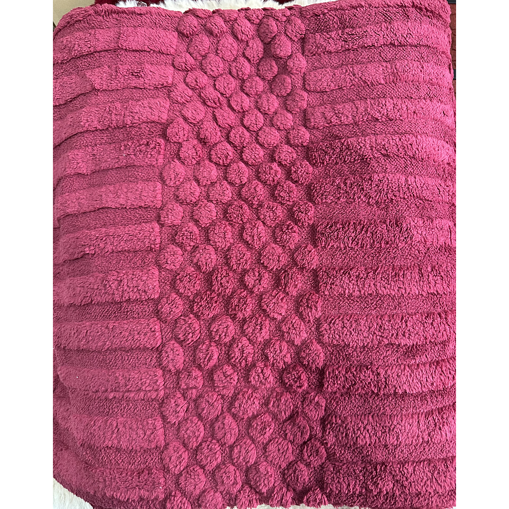 FRAZADA TEXTURIZADA PUNTOS CON CHIPORRO KING 2.5 PLAZAS