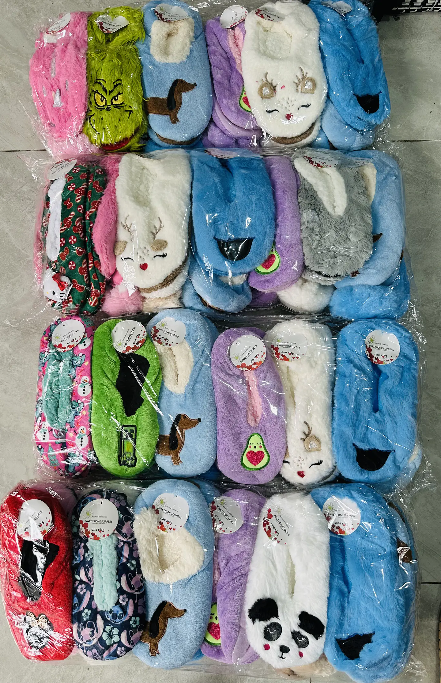 DOCENA DE PANTUFLAS CON CHIPORRO DISEÑO BORADADO PARA ADULTO 2