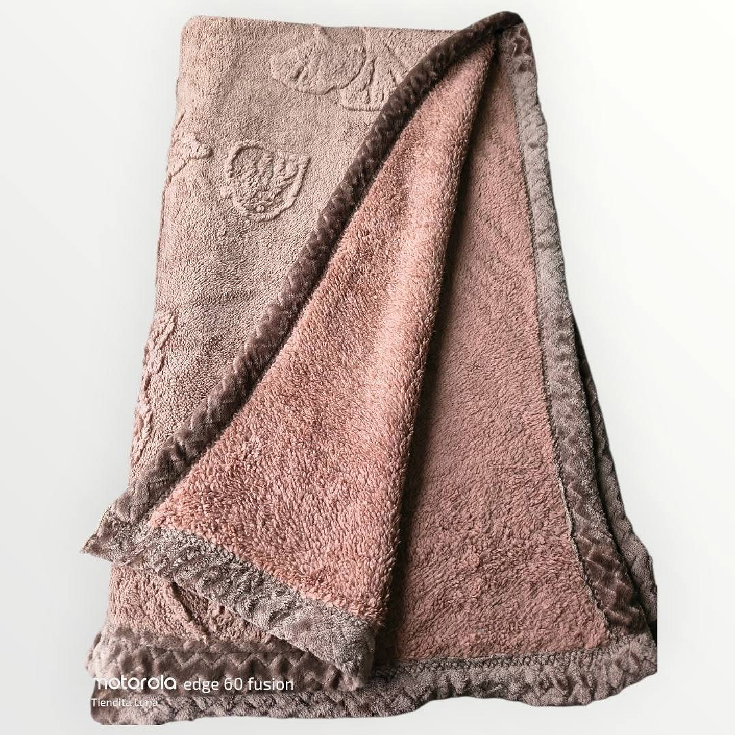 FRAZADA TEXTURIZADO HOJAS CON CHIPORRO DE 1.5 PLAZA 160x220CM 15