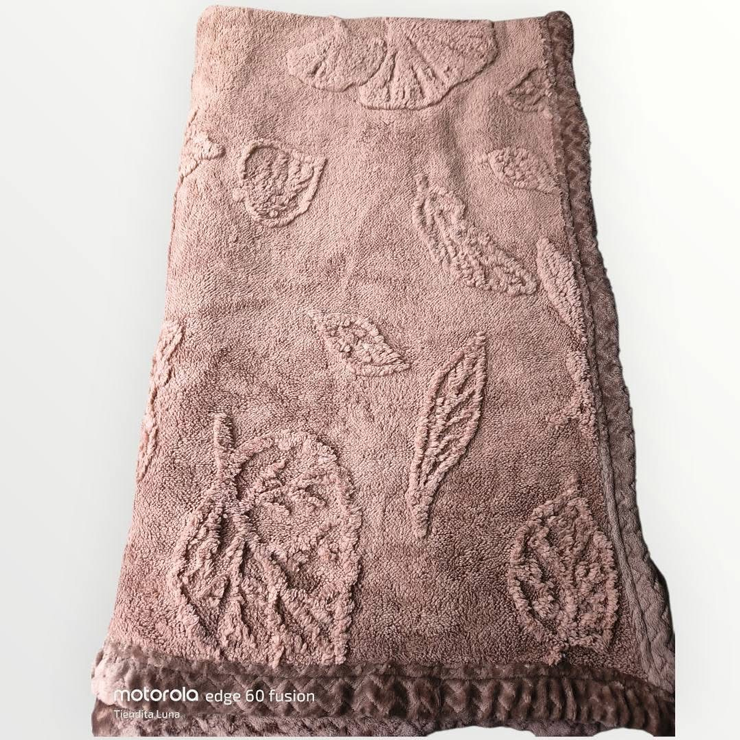 FRAZADA TEXTURIZADO HOJAS CON CHIPORRO DE 1.5 PLAZA 160x220CM 16