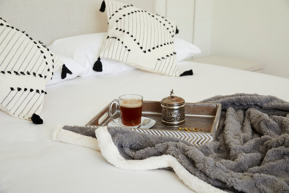 FRAZADITA TEXTURIZADA CON CHIPORRO DE 100x150CM 3