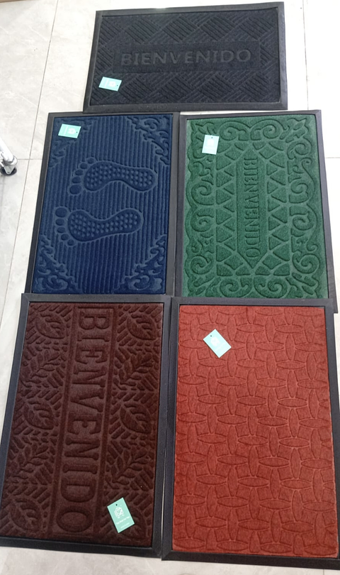 LIMPIA PIE ALFOMBRA BIENVENIDA FELPA ENGOMADO 40x60CM