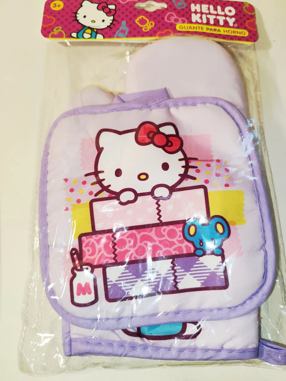 SET DE COCINA MANOPLA + GUANTES TÉRMICO PARA HORNO SANRIO  6