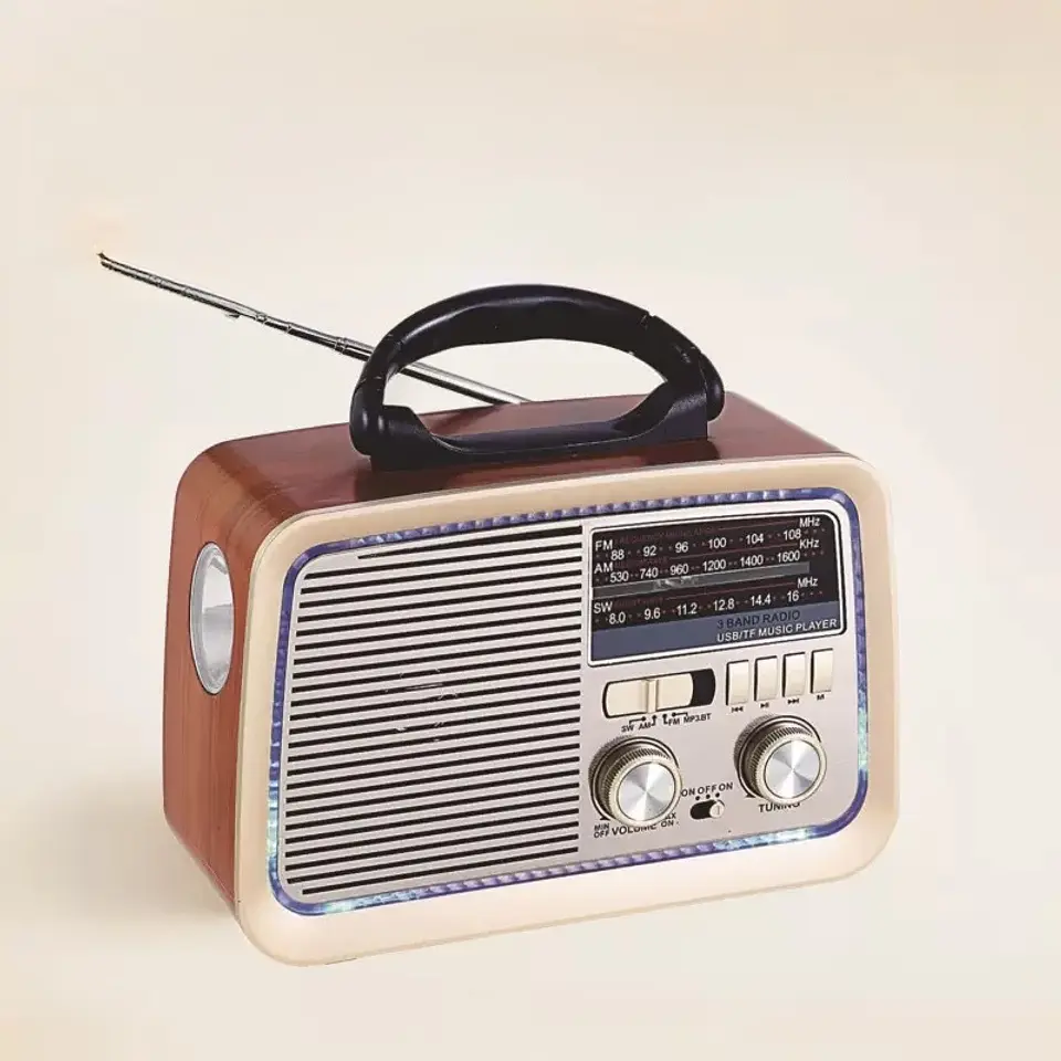 RADIO VINTAGE CON LUCES ENCHUFE Y LINTERNA TS-676  1