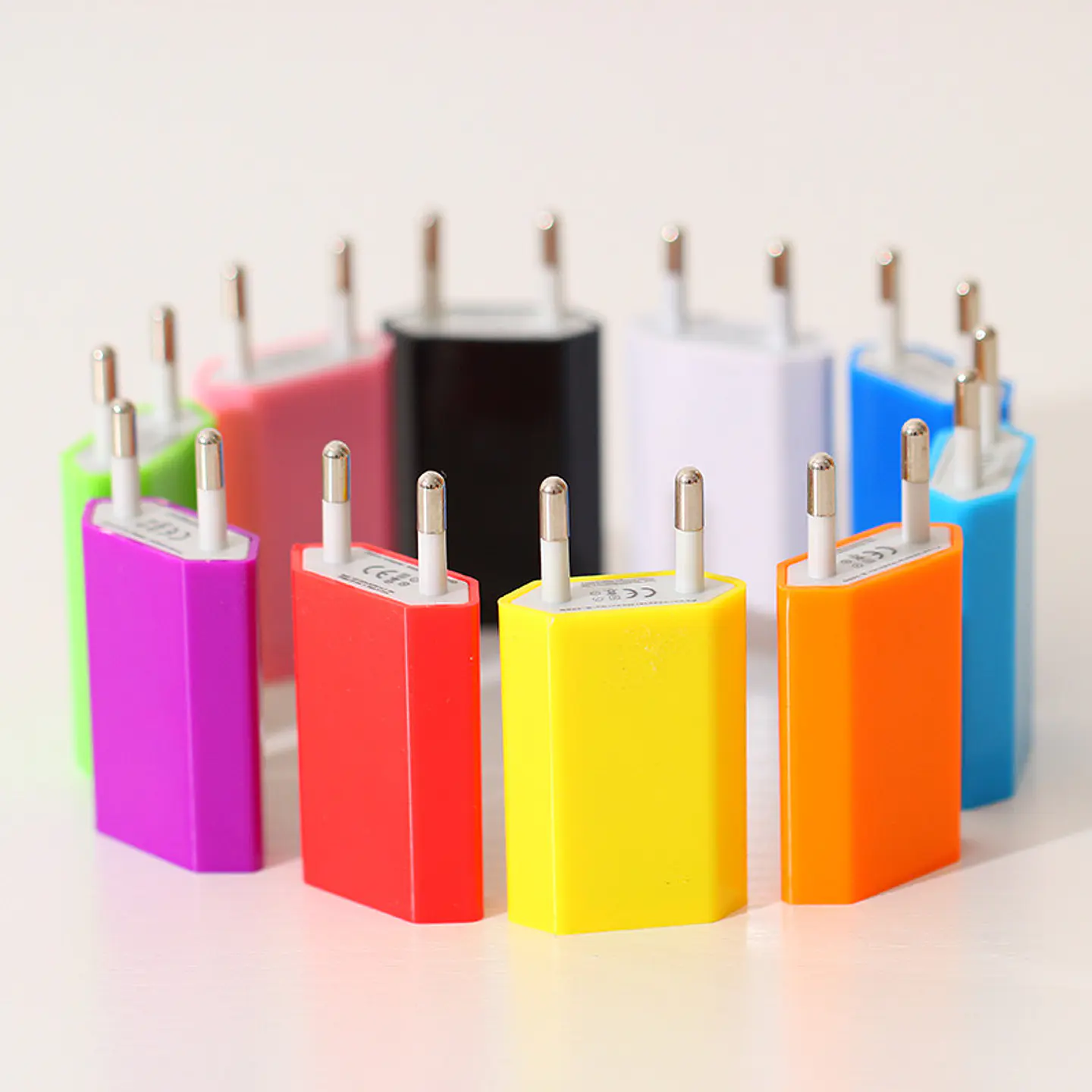 ADAPTADOR USB DE COLORES - POR MAYOR 1