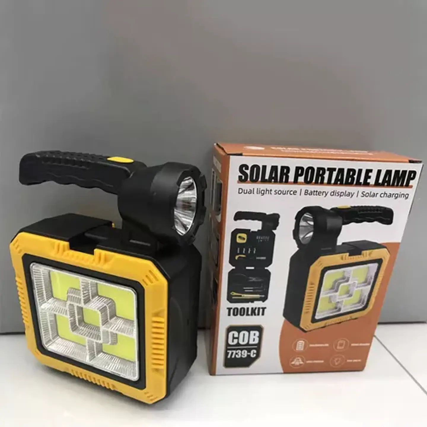 LINTERNA PANEL SOLAR CON KIT DE HERRAMIENTAS Y POWER BANK- POR MAYOR 1