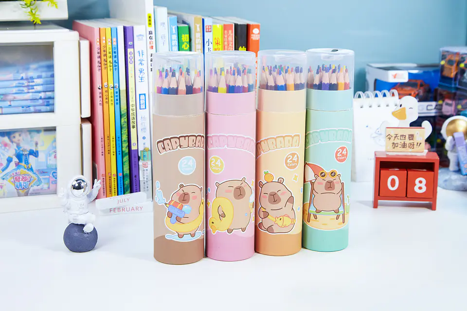 SET DE 24 COLORES CAPYBARA CON SACAPUNTAS- POR MAYOR 1
