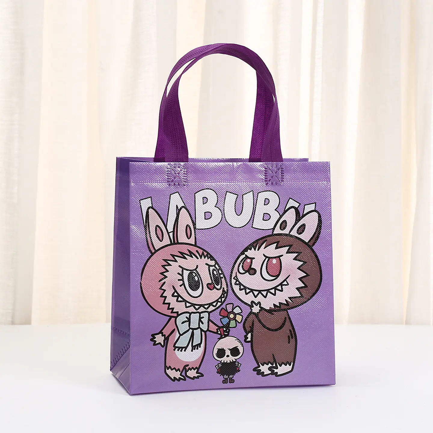 BOLSITO REUTILIZABLE LABUBU 30x22CM- POR MAYOR 3