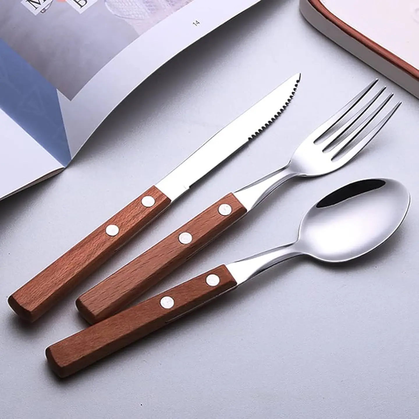 SET DE 3 PIEZAS CUCHARA, TENEDOR Y CUCHILLO DE ACERO INODIDABLE MANGO DE MADERA- POR MAYOR 1