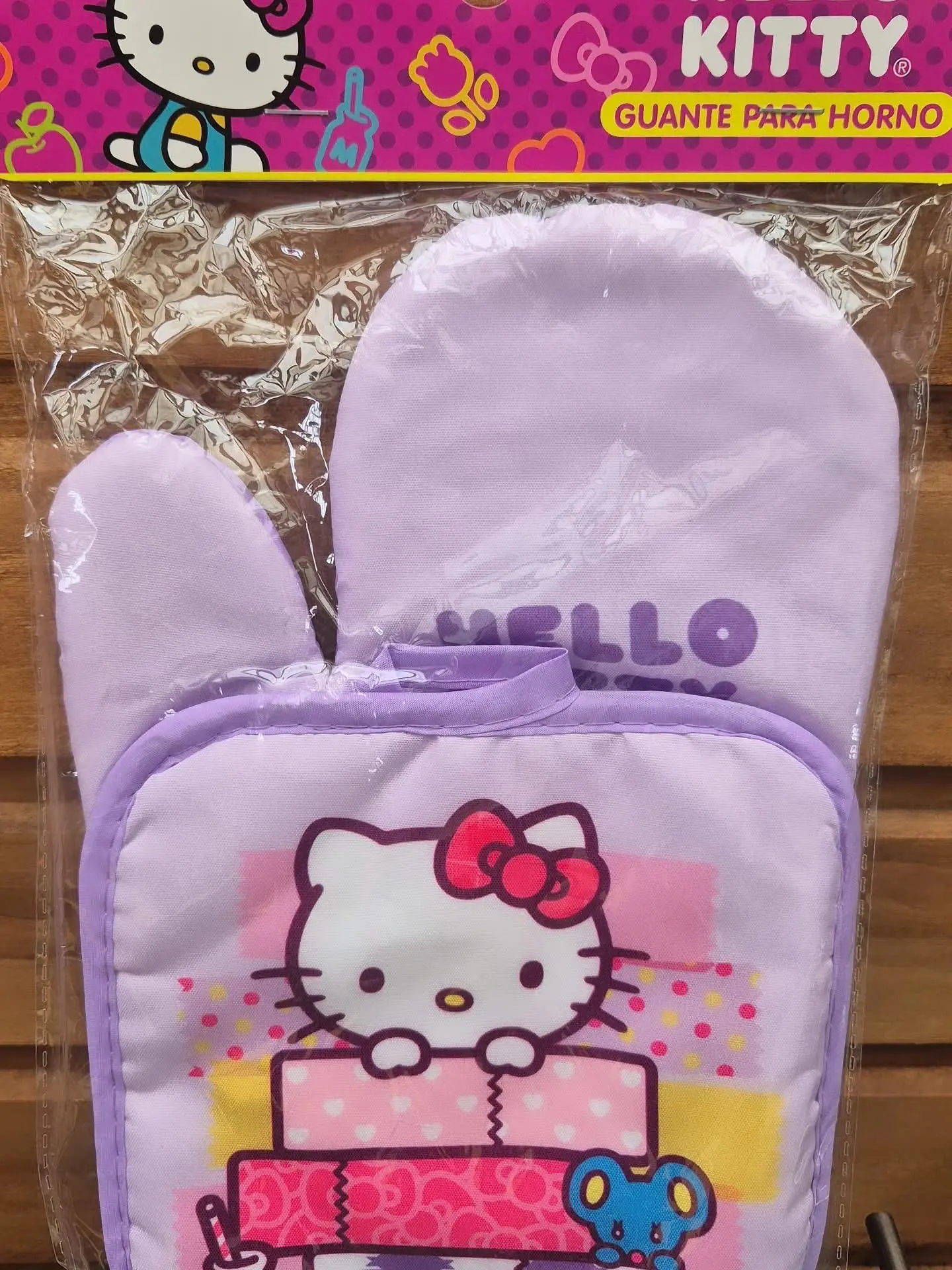 SET DE COCINA MANOPLA + GUANTES TÉRMICO PARA HORNO SANRIO - POR MAYOR 3