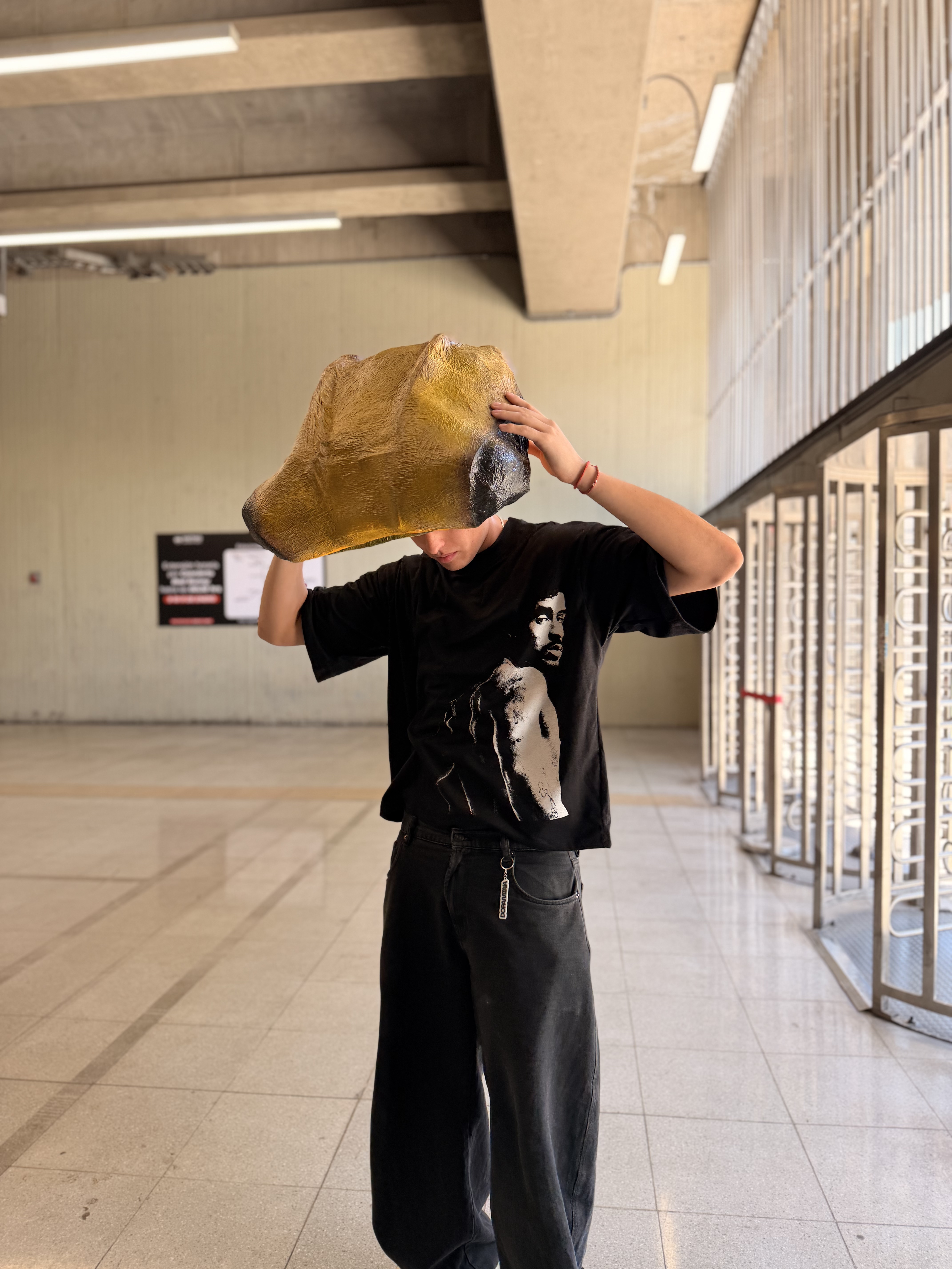 Polera DTmF Bad Bunny Negra BoxyFit 2