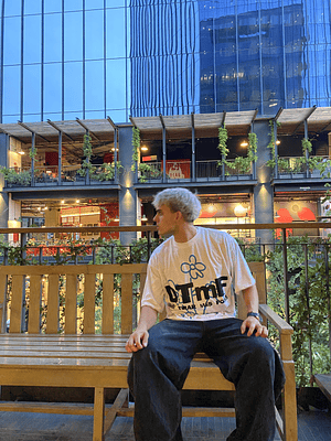 Polera DTmF Flor Azul Blanca BoxyFit