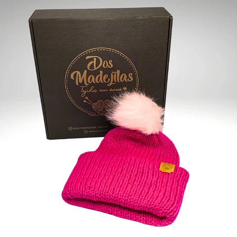 Gorro de Lana Fucsia con Pom Pom 