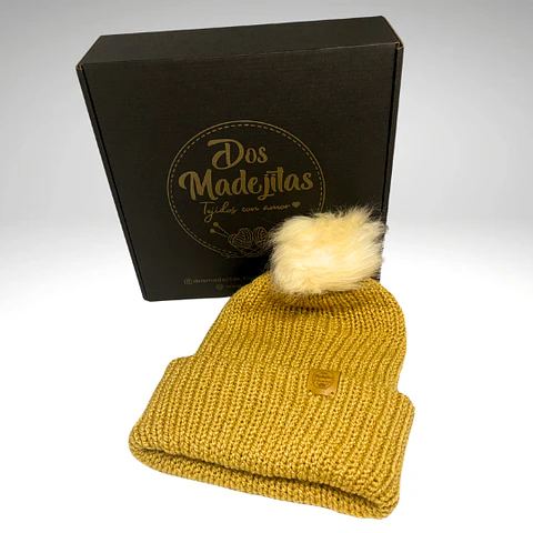 Gorro de Lana Mostaza con Pom Pom 
