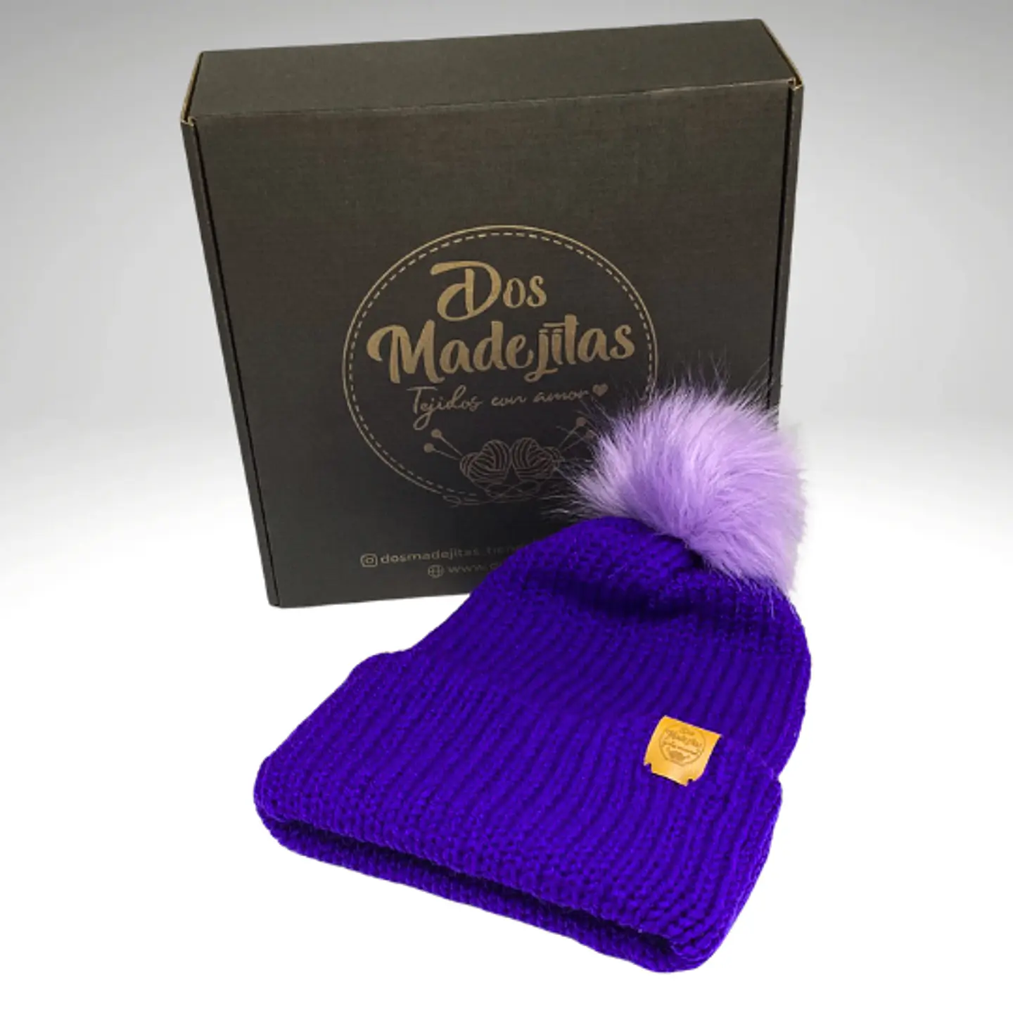 Gorro de Lana Morado con Pom Pom  1