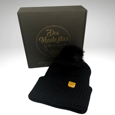 Gorro de Lana Negro con Pom Pom