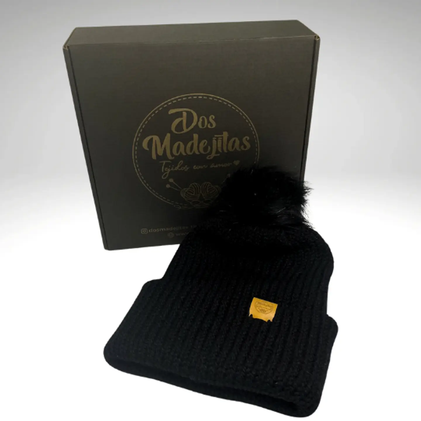 Gorro de Lana Negro con Pom Pom 1