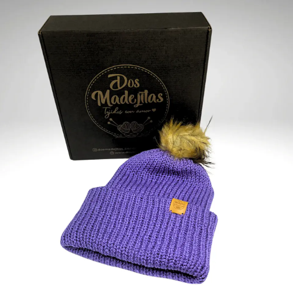 Gorro de Lana Lila con Pom Pom  1