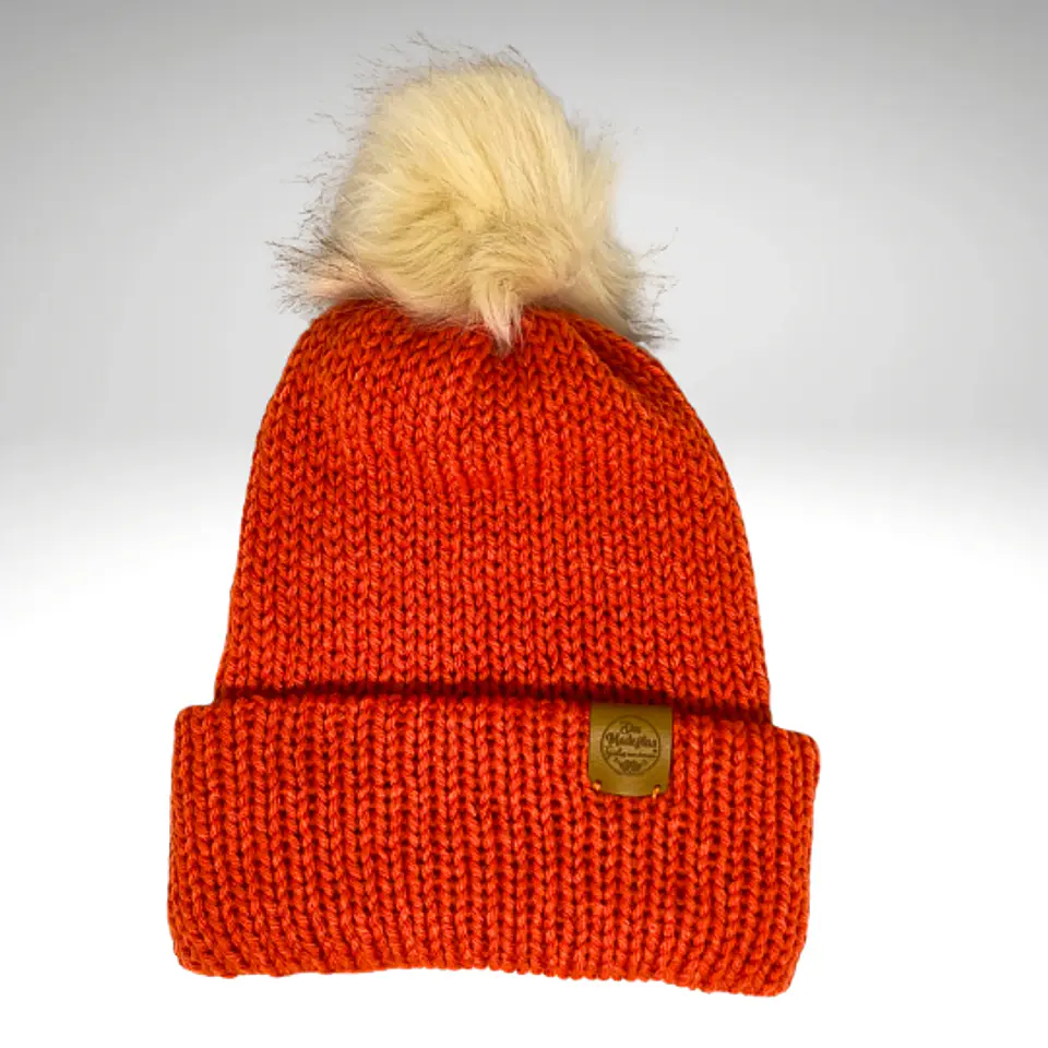 Gorro de Lana Naranjo con Pom Pom  2