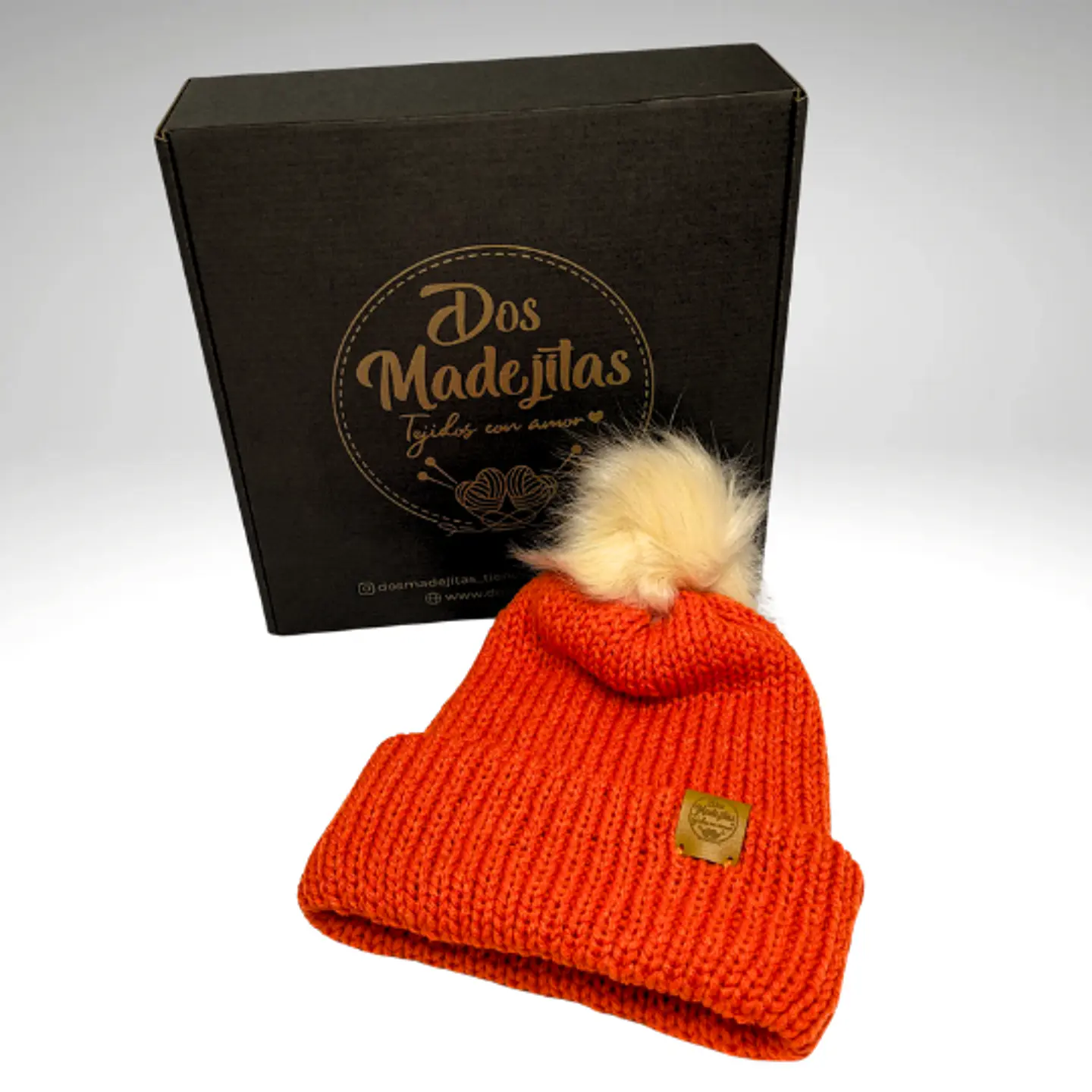 Gorro de Lana Naranjo con Pom Pom  1